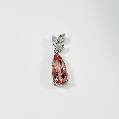 Imperial Topaz pen top 2.66ct Pt900
